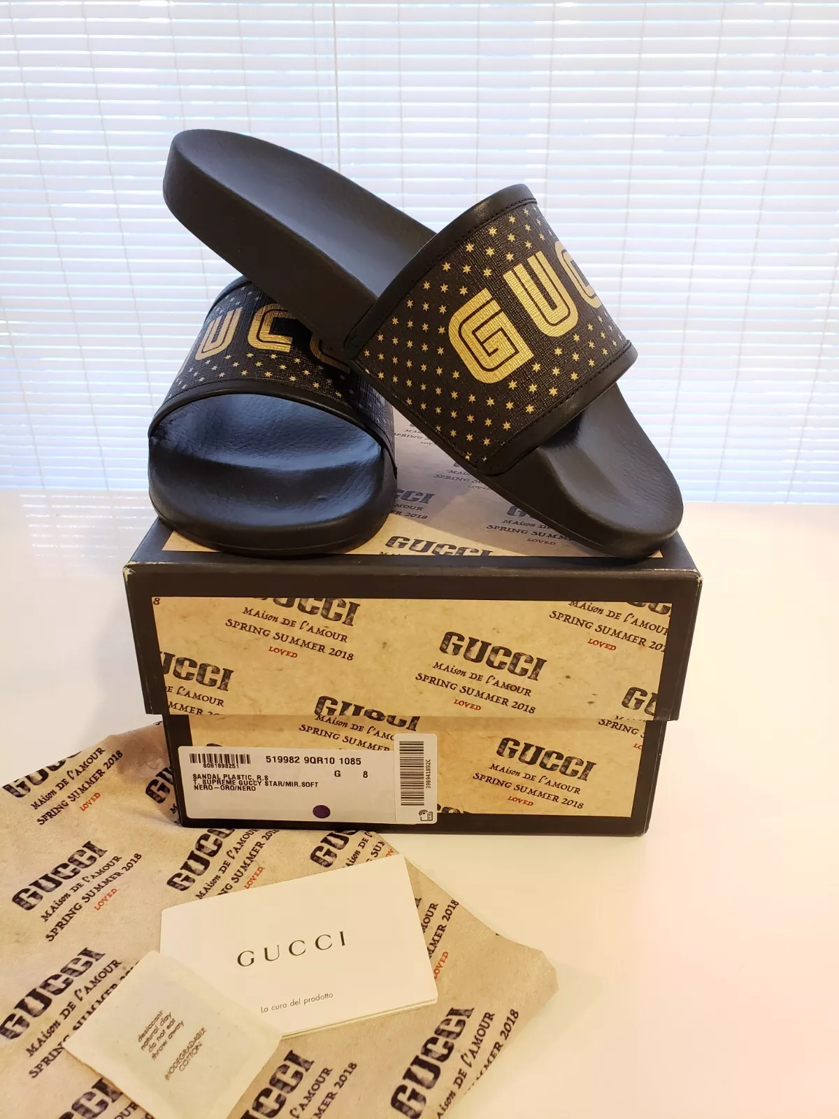 neuves avec étiquettes logo Gucci Pursuit Supreme Guccy diapositives logo or noir 8/8,5 US/