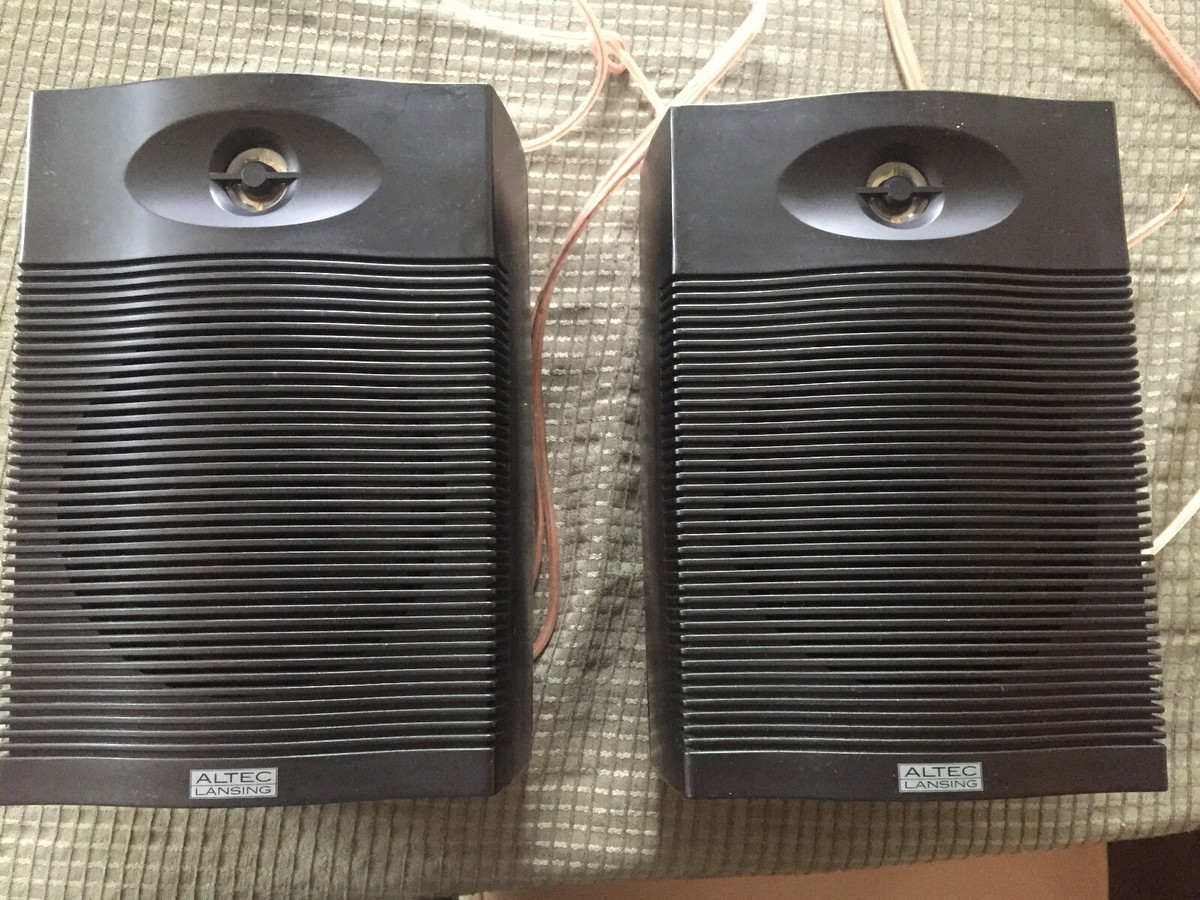 Altec Lansing Model 56 2-Way Indoor/Outdoor Bookshelf Monitor