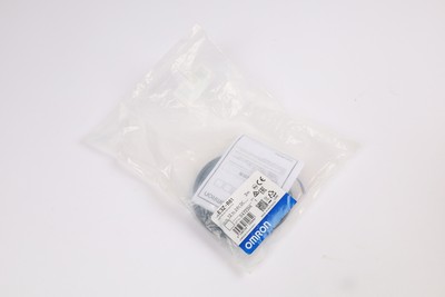 NEW OMRON  E3Z-R61 2M  [24 MONTHS WARRANTY]