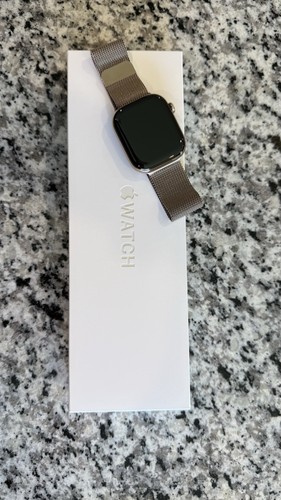 Apple Watch Series 10 46mm Titanium Gold AT&T - Photo 7 sur 8