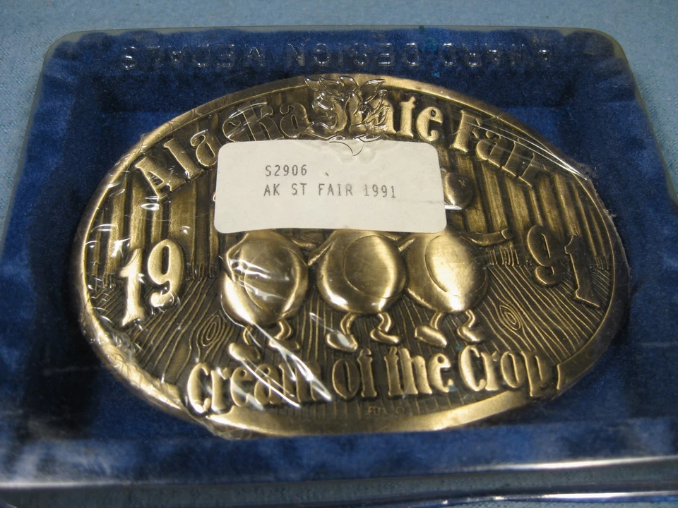 Bonito nuevo en caja. Hebilla de cinturón de latón 1991 Alaska State Fair crema de la cosecha Foto 2 de 4