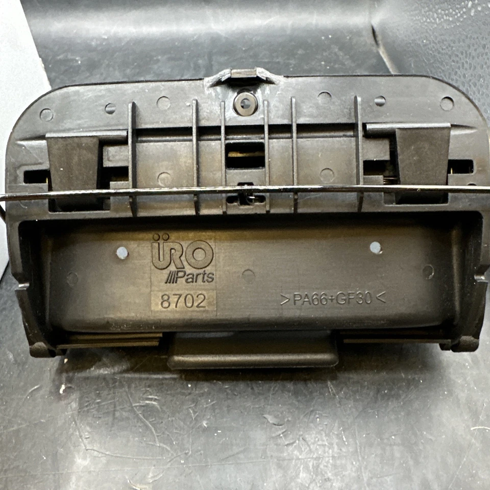 Porta-copo URO GNA7692AB para Jaguar Vanden Plas XJ6 XJ8 XJR XK8 XJRS XJ12 - Imagem 3 de 3