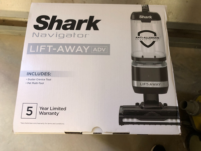 Shark Navigator Vacuum Black LA322 Lift-Away ADV Bagless Upright