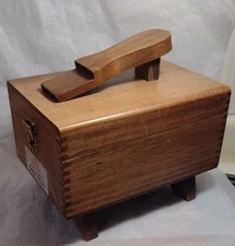 Vtg MCM KIWI Shoe Shine Box Valet Oak Wood Storage Handcrafted Dovetailed Relic