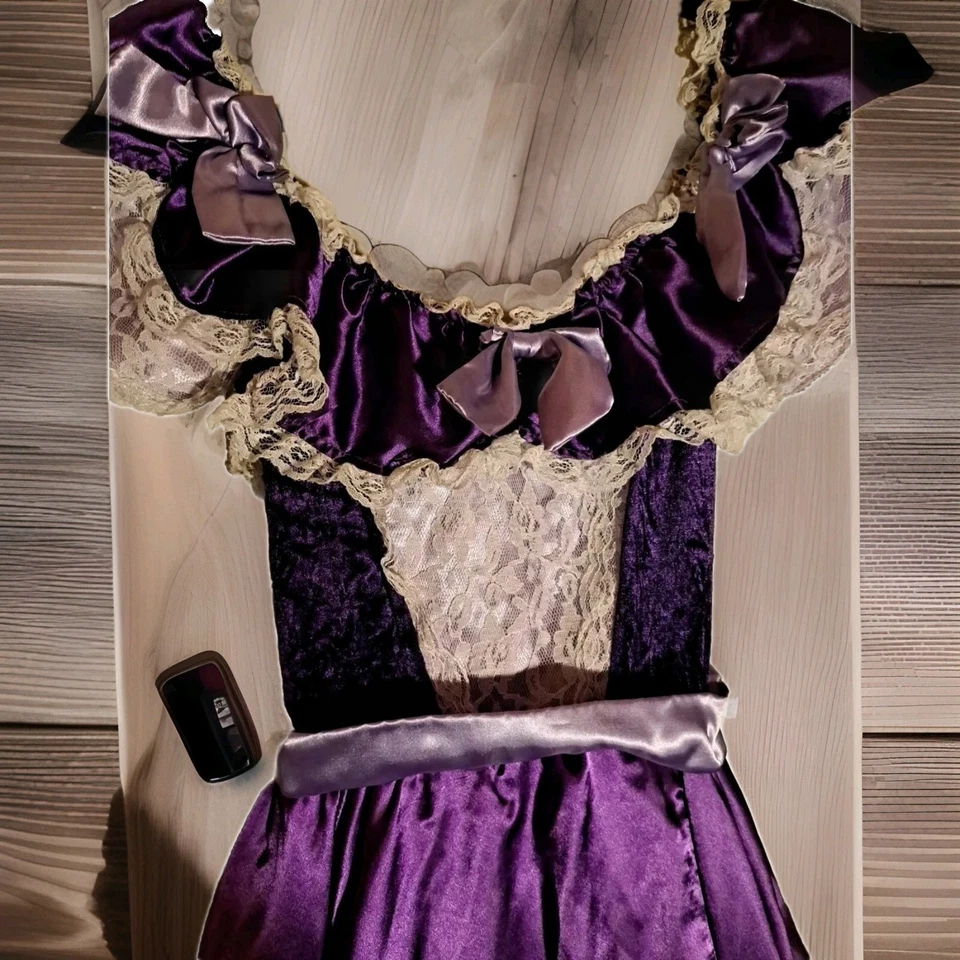 Vestido Disfraz InCharacter Gótico Púrpura Siglo XVIII TALLA L Foto 4 de 4