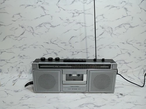 REALISTIC SCR-14 AM/FM RADIO CASSETTE TAPE BOOMBOX Vtg
