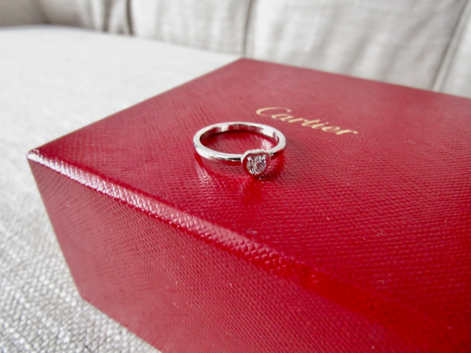 Anillo Cartier Oro Blanco 18k Palancas Diamante Corazón - 0,14 quilates Foto 2 de 4