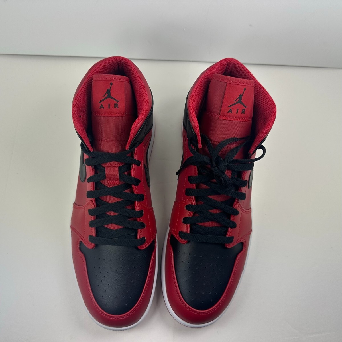 シューズ(男性用) Nike Air Jordan 1 Mid \"Reverse Bred\" Air Jordan 1 Mid Shoes 