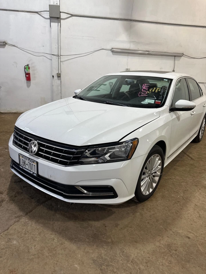 Used Front Center Interior Rear View Mirror fits: 2016 Volkswagen Passat SW Fron - Image 4 of 4