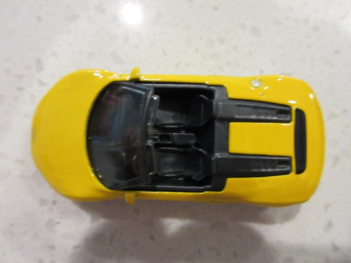 2019 Hot Wheels Audi R8 Spyder Yellow Exclusive Design 1:64