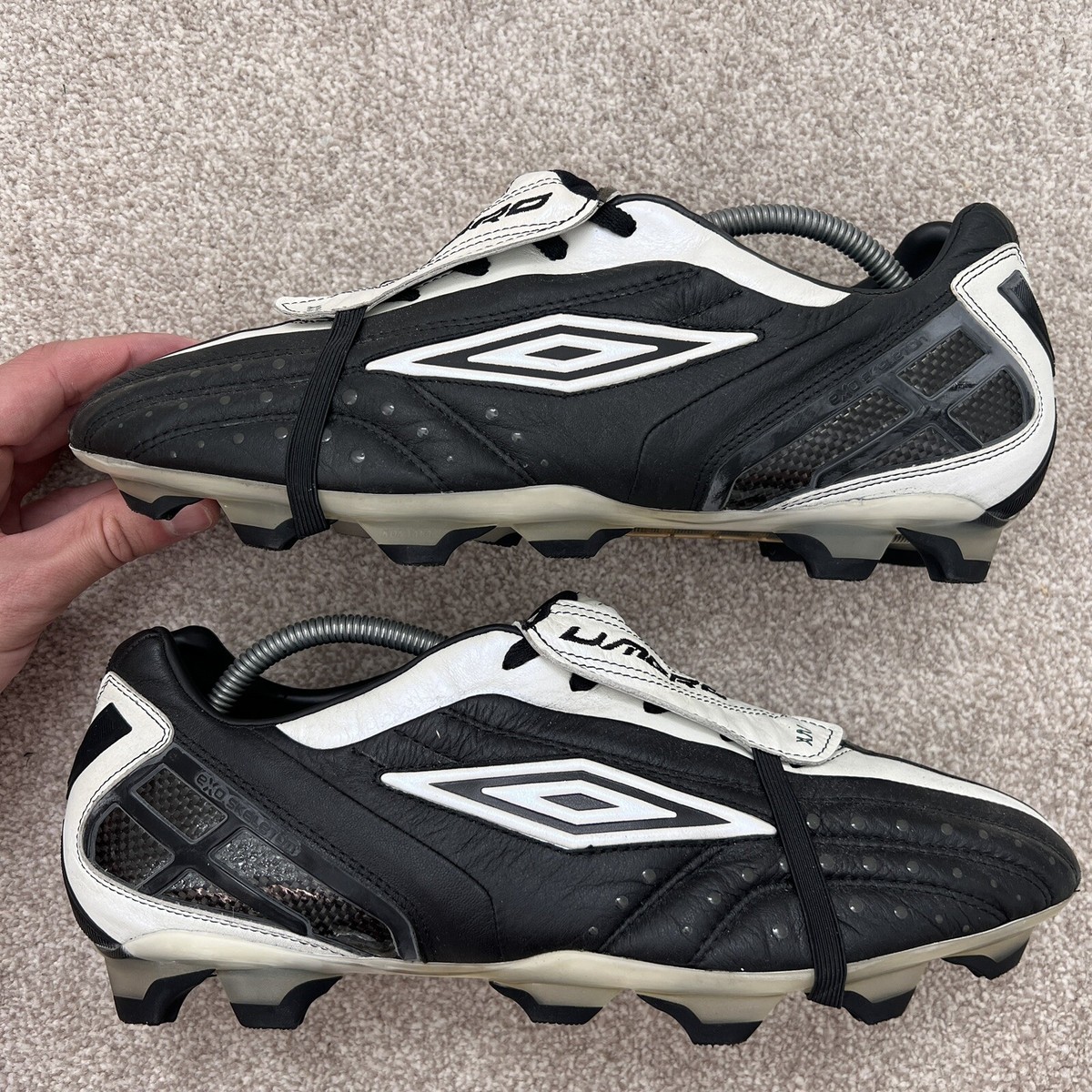 Chaussures De Football Umbro XAI III SG - Taille 9.5 UK - Crampons Vissables - Occasion