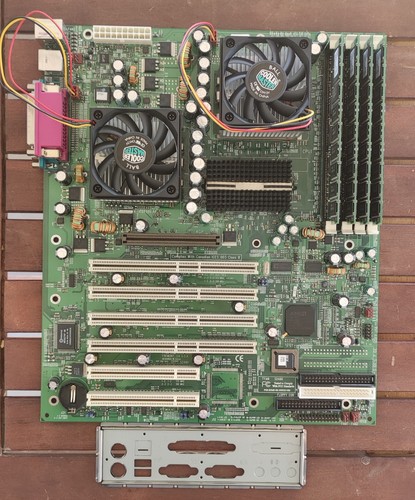 TYAN TIGER MP S2460 Dual Socket A + 2 x AMD Athlon MP 1800+ CPUs + 1GB RAM + I/O