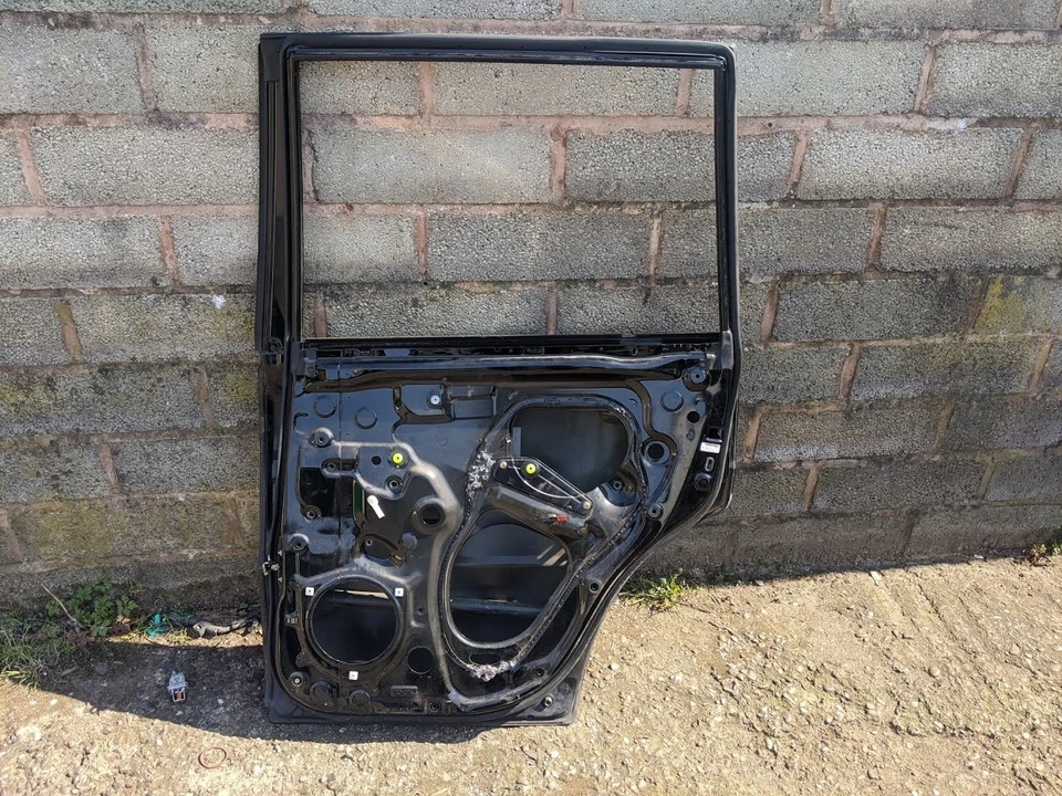 TOYOTA LAND CRUISER LC4 2003 PUERTA TRASERA DERECHA NEGRA Foto 4 de 4