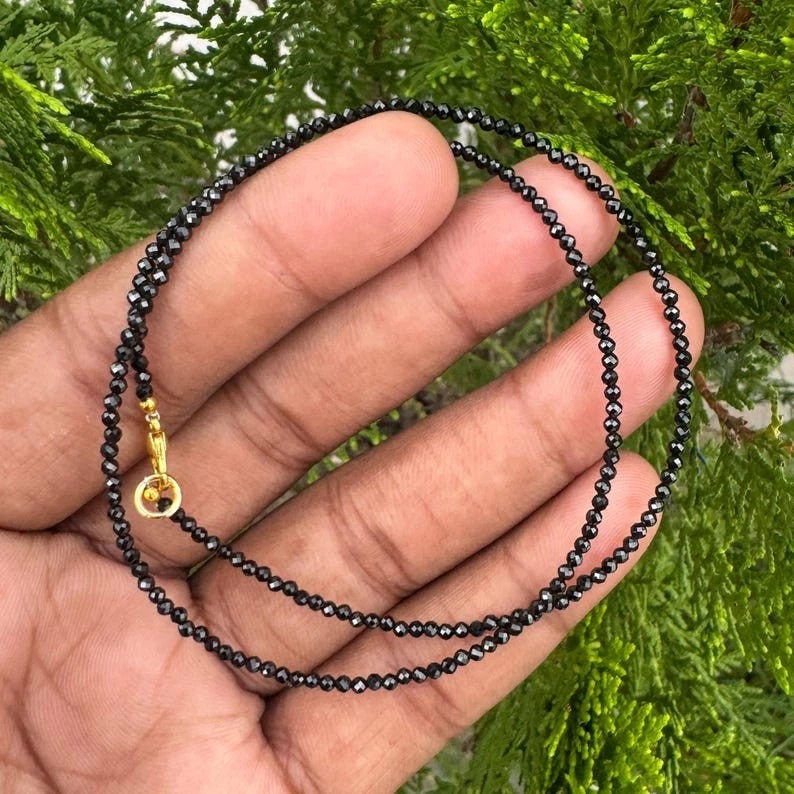 Collar de 24"" con cuentas redondas facetadas de diamantes negros naturales de 2-3 mm Foto 3 de 4