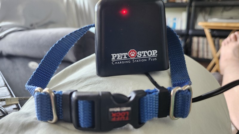 Pet Stop Charging Station Plus Charger Docking Station Charger, MPN 10000136