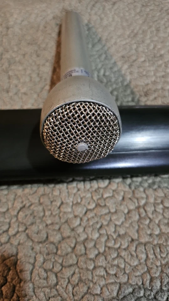 Electro Voice 635A Dynamic Omni-Directional Voice Microphone. Silver. - Image 4 of 4