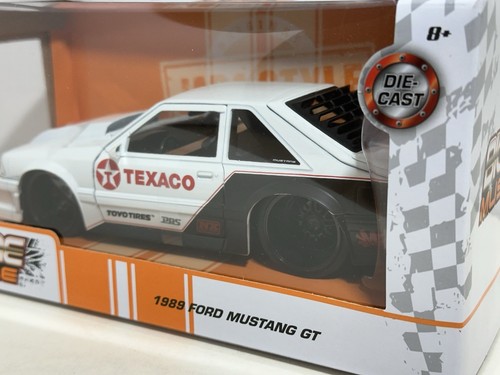 JADA BTM 1989 FORD MUSTANG GT 1:24 TEXACO WHITE / MATTE BLACK DIECAST 35032 #73 - Picture 5 of 6