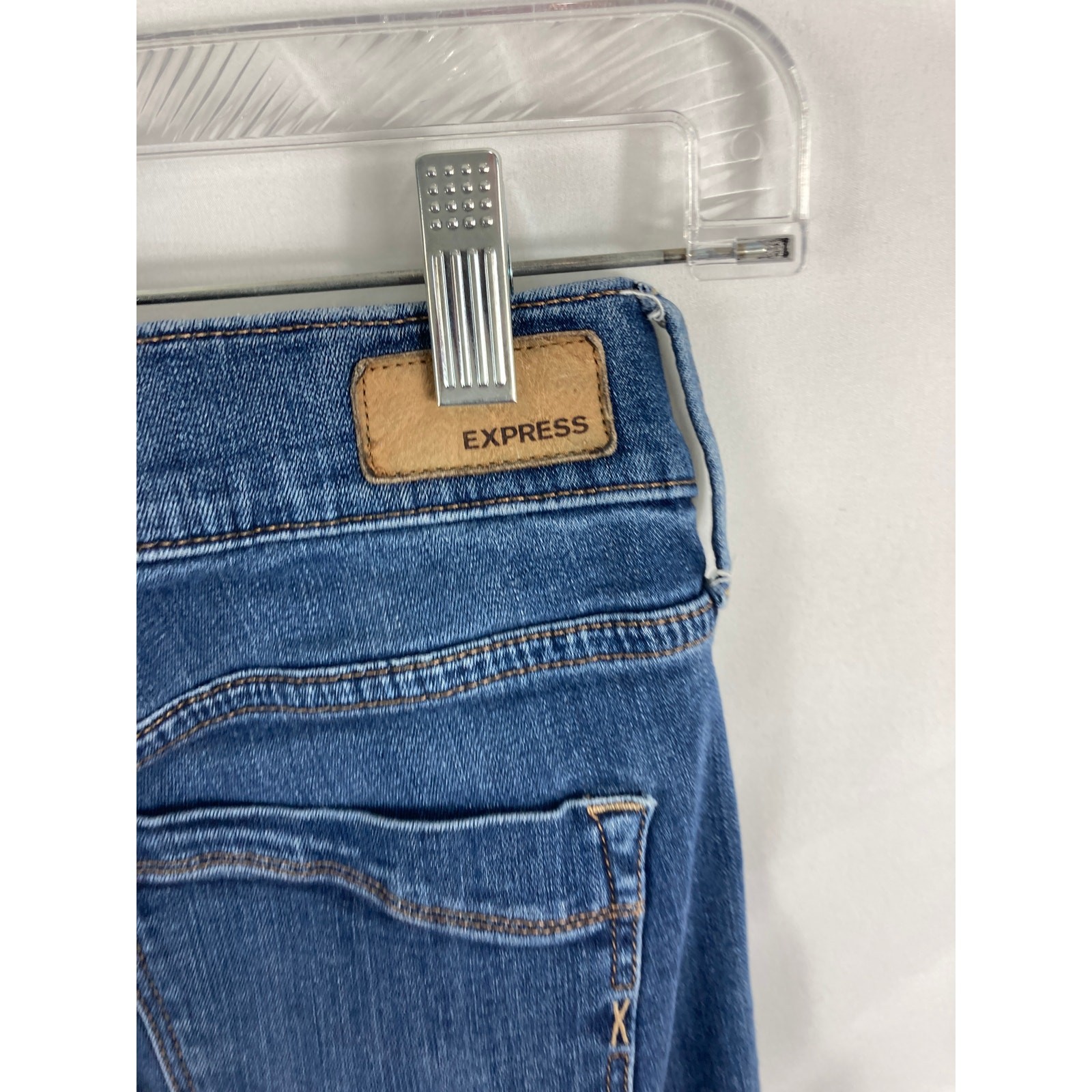 Express Stretch + Performance Cropped Mid Rise Je… - image 4