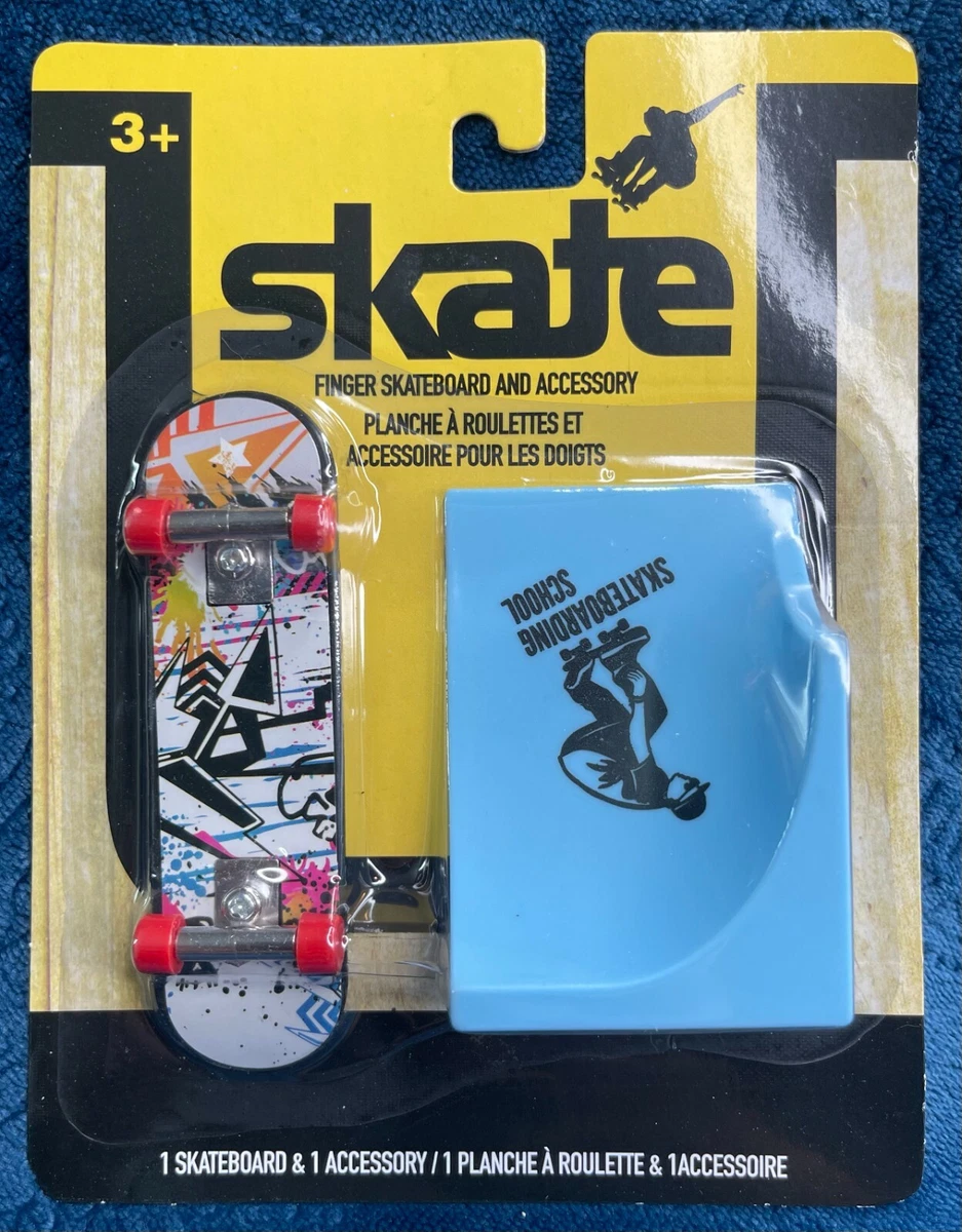 Skate Finger Skateboard Set With Trick Ramps Tech Deck New