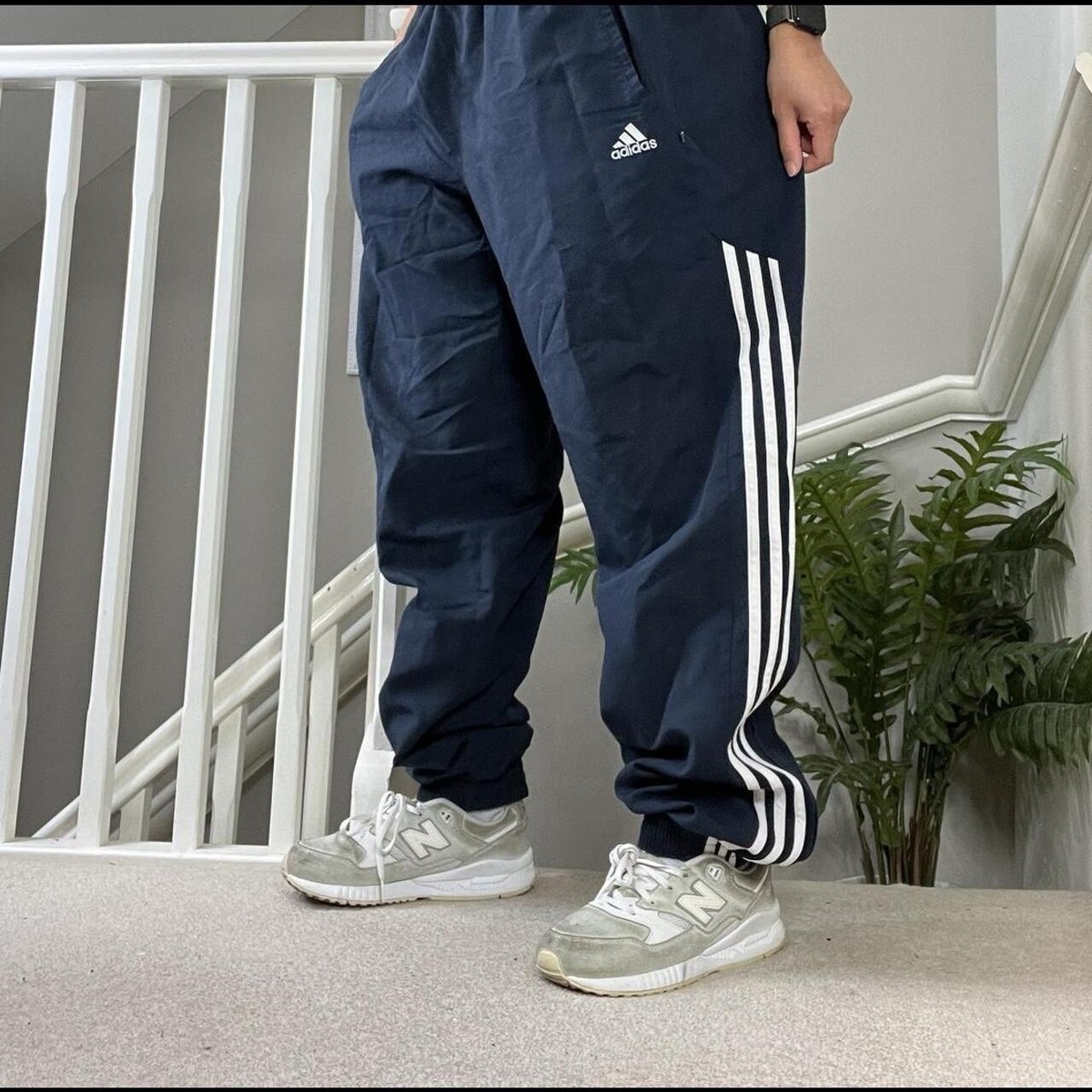 Adidas 00s Baggy Fit Shell Track Pant Windbreaker Size XL Adidas 00s Baggy Fit Shell Track Pant Windbreaker Size XL