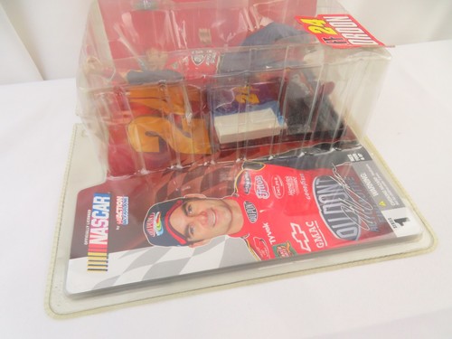 JEFF GORDON #24 NASCAR RACING SERIES 1 ACTION FIGURE - Picture 4 of 5