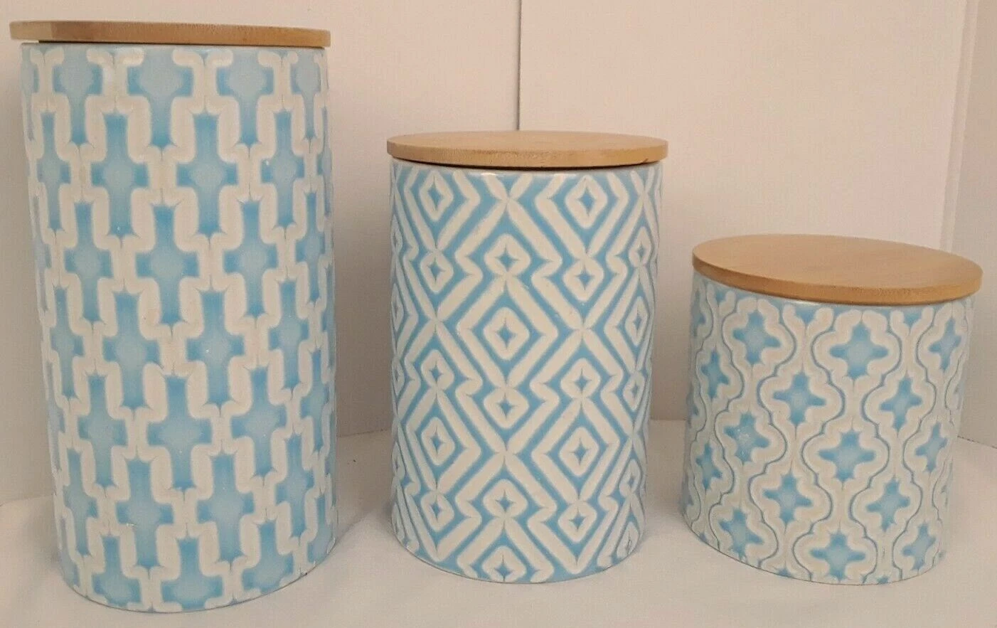 Accents by Jay Arabesque 3-piece Blue Canister Set Aqua & White Bamboo Lids VGC