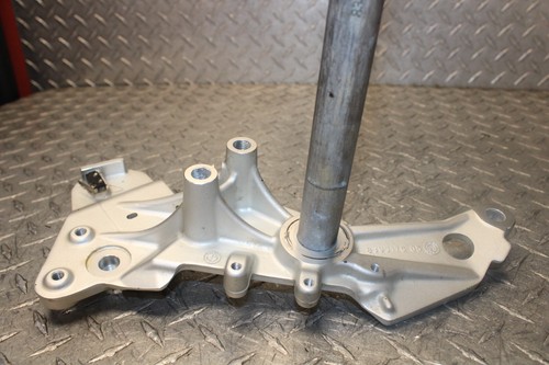 18 / 23 BMW F750GS / F750 850 / GS F850GS Front Right Foot Peg Bracket OEM - Picture 14 of 24