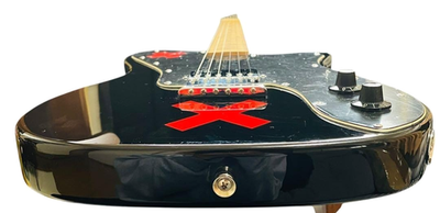 SUM41 Deryck Whibleyモデル Squire by Fender s-l400.png