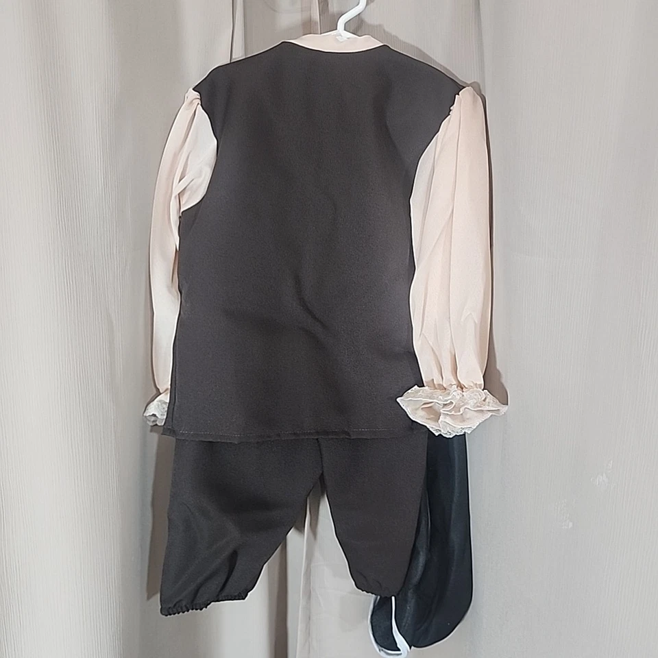 Disfraz De Lujo Colonial Niño Niños Halloween 3 piezas Camisa-Pantalones-Sombrero Rubíes Pequeño NUEVO  Foto 3 de 4