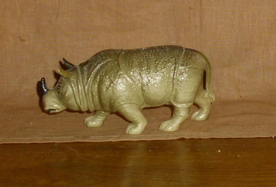 Zelluloid-Nashorn-unbespielt-uralt-Zustand 1-2 - Bild 4 von 4