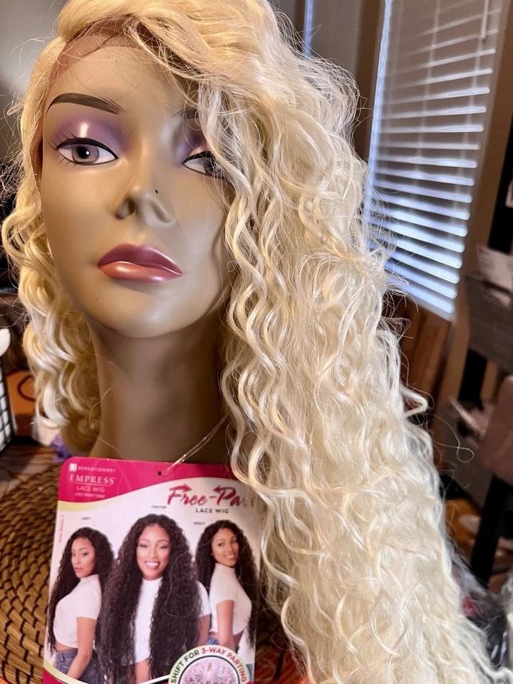 Peluca frontal de encaje Sensationnel Empress 613 rubia peluca de encaje sintético rizado en espiral Foto 2 de 4