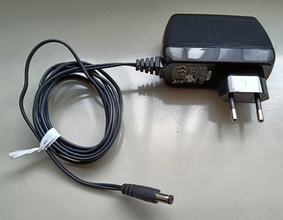 Steckernetzteil Amigo AMS63-1501660FV-VPB Out: 15V  DC  1,66 A