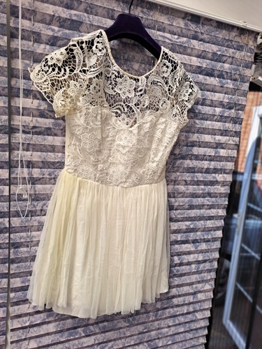 Lipsy Pixie Lott White Summer Dress - Size 10 - Lovely Condition
