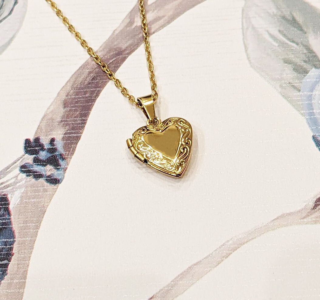 Collier Vintage Avec Médaillon Commémoratif – Occasion, Bon état Général, Quelques Traces D'usure