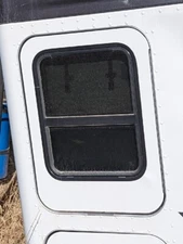 KENWORTH 2019 KENWORTH T680, RH / PASS SIDE REAR UPPER SLEEPER DOOR W/ GLASS, T