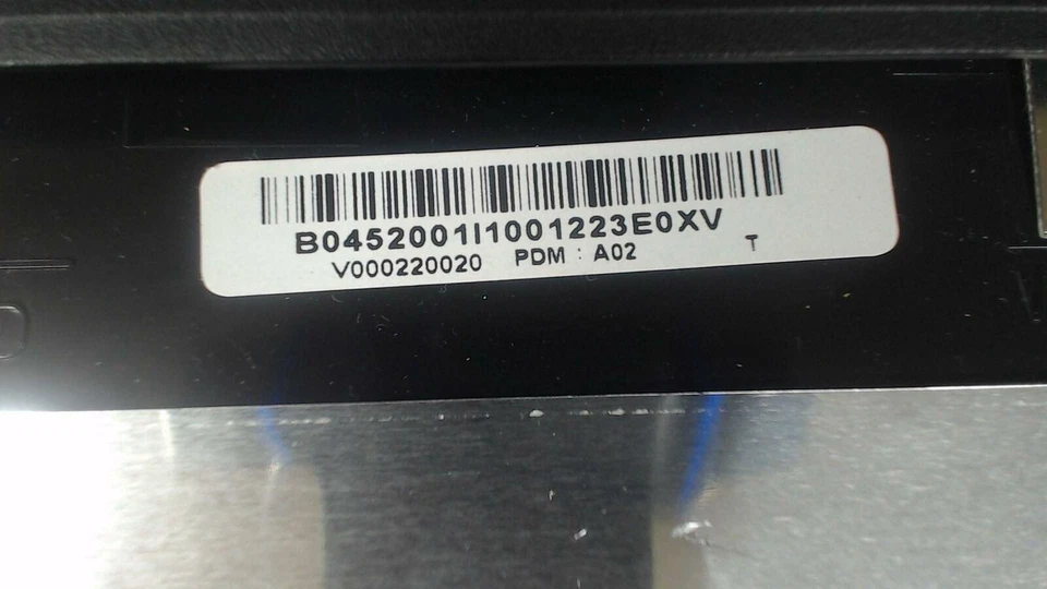 Toshiba Satellite C655-S5305 - Tapa LCD con bisel y bisagras / V000220020 Foto 3 de 4