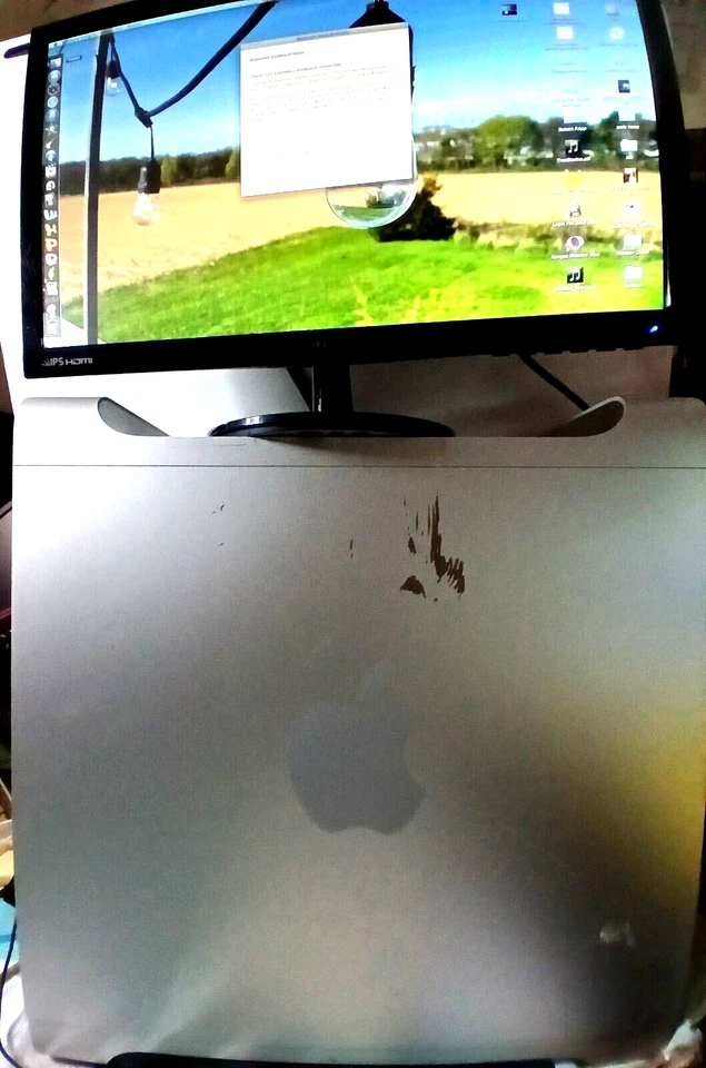 Apple Mac Pro A1186 Dual Intel Xeon 2x2GHz 2GBRM 667MHz 1000GB HD DVDRW 10.6.7OS - Image 2 of 4