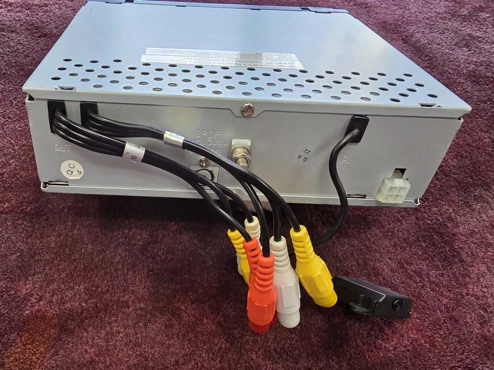 Clarion VS735 IN-DASH DVD Player * NEW IN OEM BOX WITH ALL ACCESSORIES * - Image 4 of 4