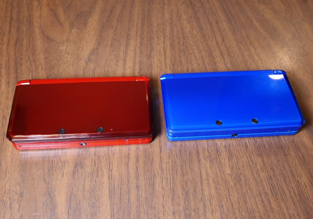 Nintendo 3DS Blue and Red [Broken Hinges] US Seller, Japanese Console