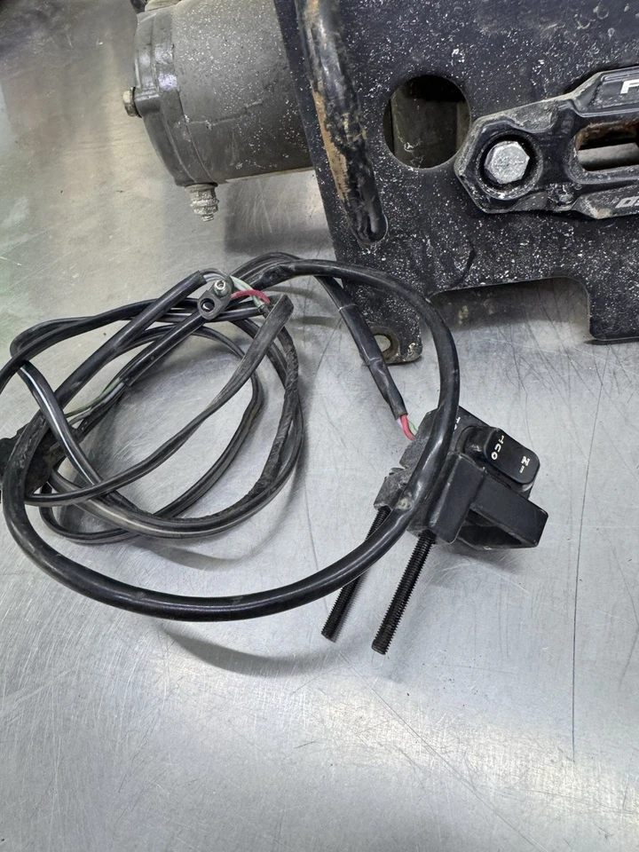 02 03 04 05 Arctic Cat ATV 375 400 500 Tbx Kit de montaje de placa de cabrestante cableado 24081501 Foto 2 de 4