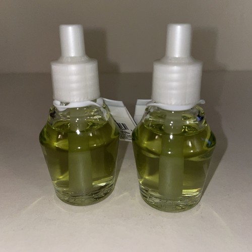 2 Scent Charms JUNIPER WOODS Oil Wall Plug Unit Refill - Picture 2 of 3