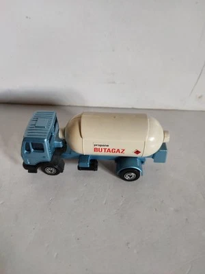 SOLIDO - CAMION MERCEDES 1217 K/32 CITERNE BUTAGAZ - 1/55 - BEL ETAT - Photo 1/4
