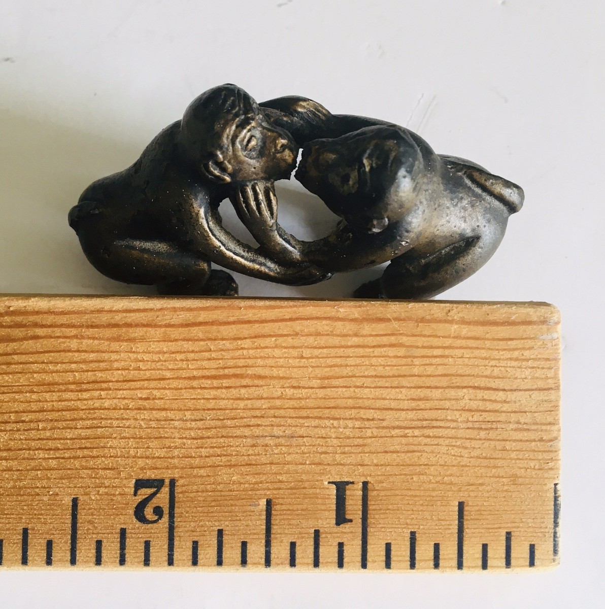 Vintage Japanese Netsuke Kissing Monkeys Brass 2.5