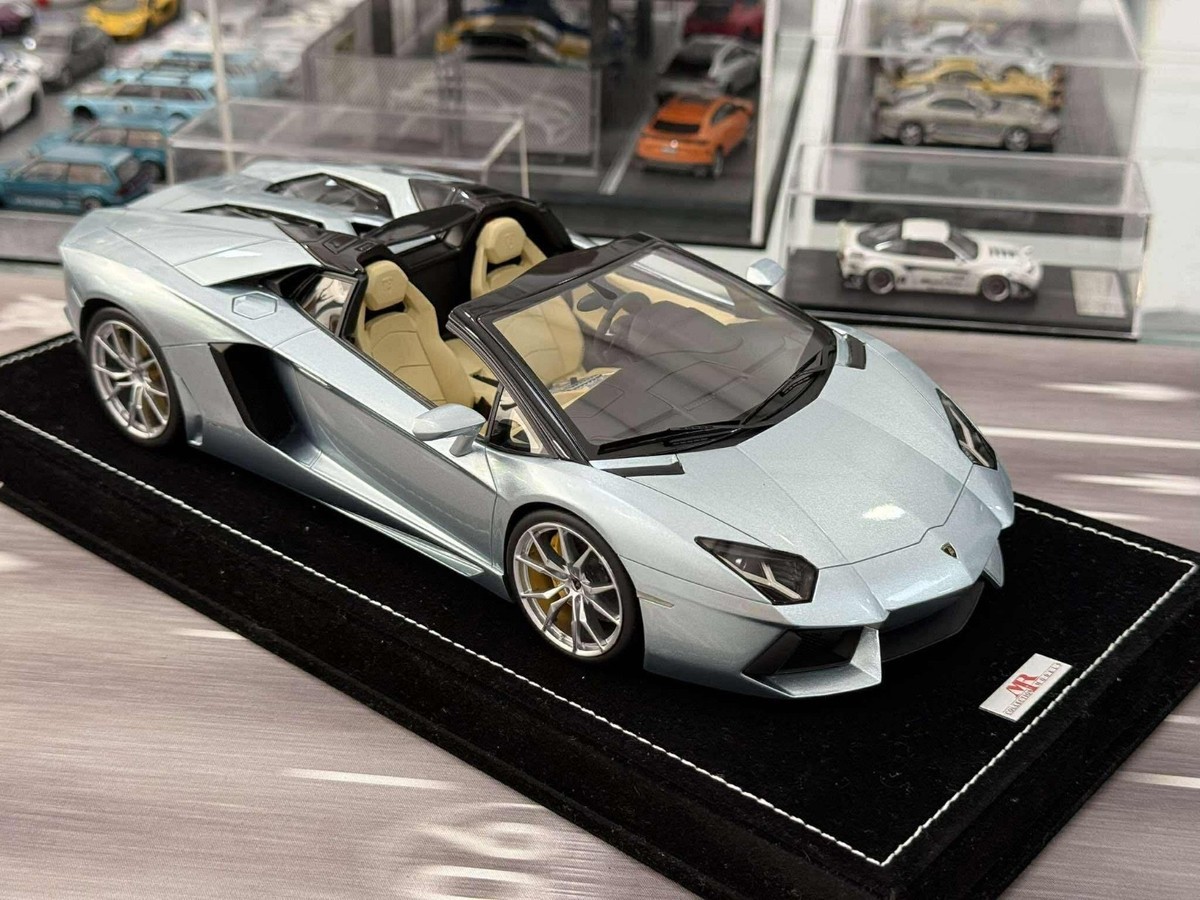 ミニカー Lamborghini Aventador LP700-4 Roadster Lamborghini Aventador Roadster LP700-4 (Ice Blue) [MR Collection