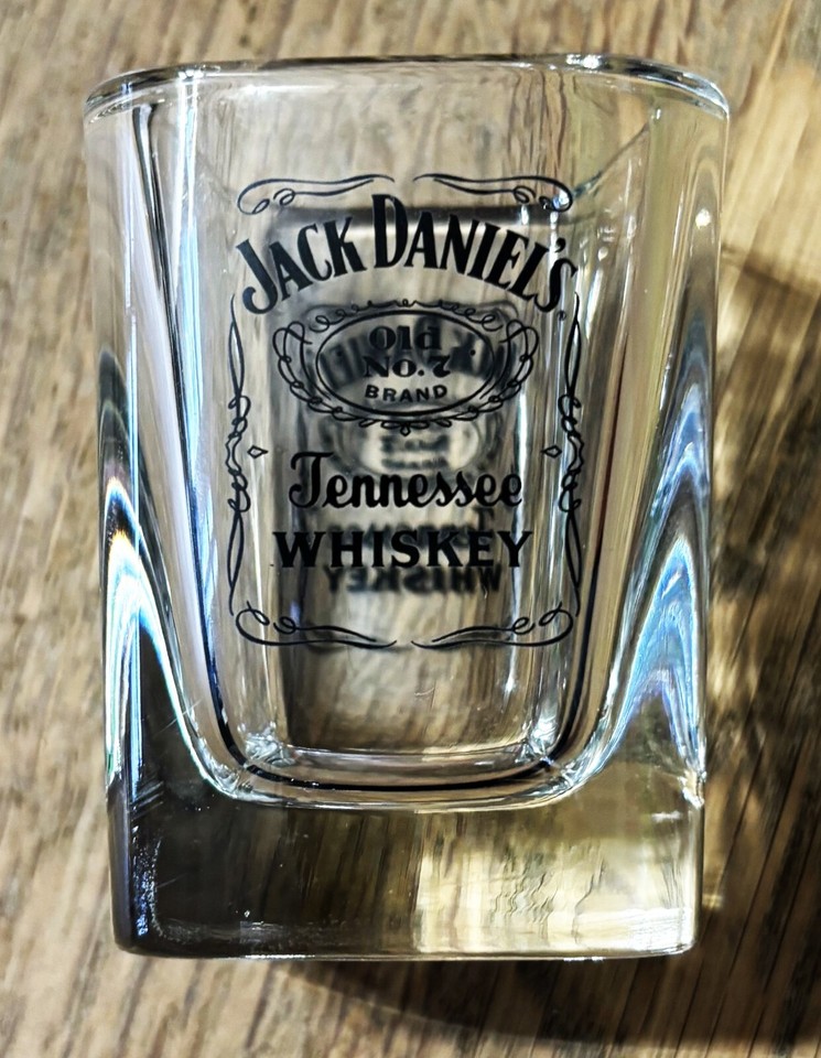 3 JACK DANIELS OLD NO 7 WHISKEY GLASSES & 3 JACK DANIELS OLD NO 7 SHOT