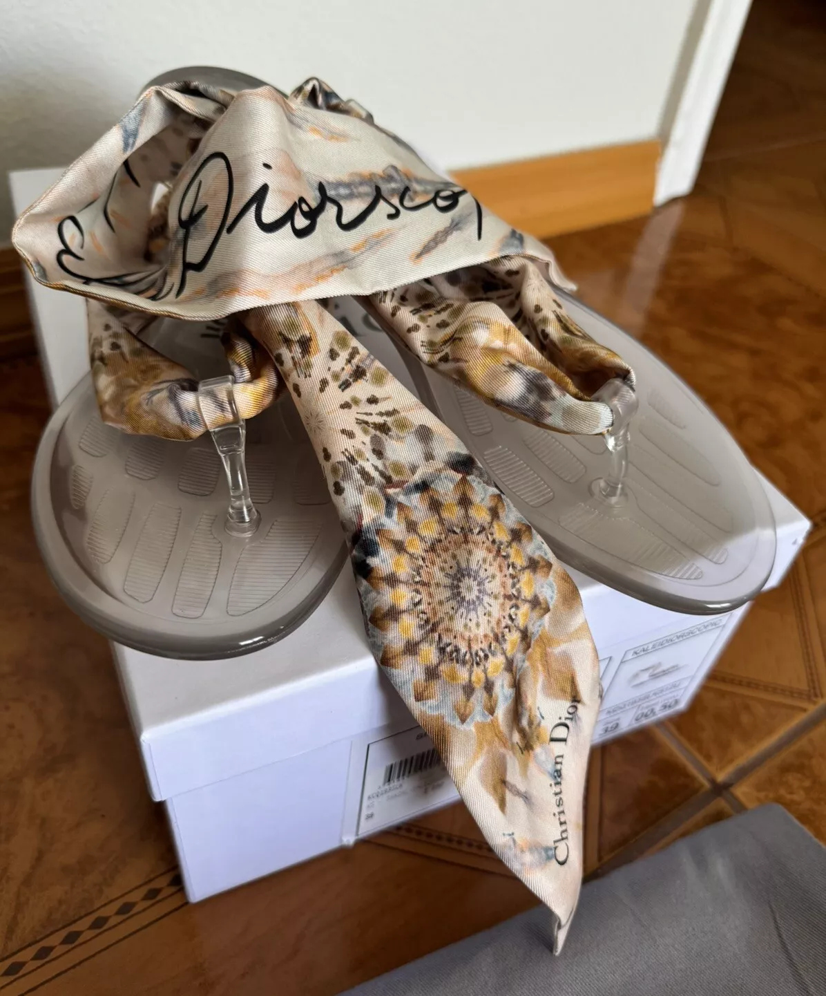 Sandales plates gelée DIOR KaleiDiorscopic Mitzah écharpe PVC. Taille 39. Tout neuf.