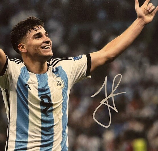 JULIAN ALVAREZ SIGNED ARGENTINA 11X14 PHOTO BAS BECKETT | eBay