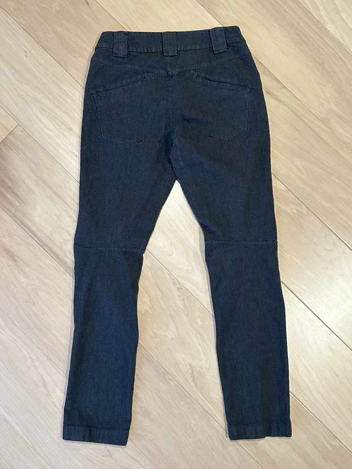 Pantalón Arc'teryx Reia gris oscuro para mujer 6 Foto 3 de 4