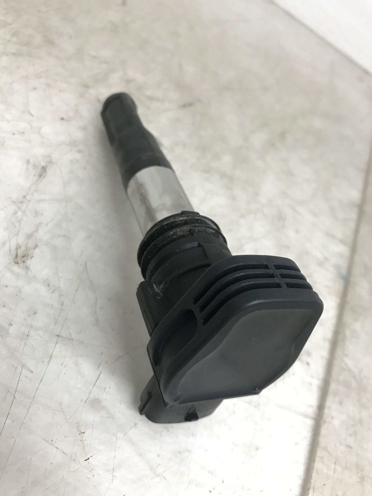2017-2020 FERRARI GTC4LUSSO (H) ENGINE IGNITION COIL PACK 290850 OEM