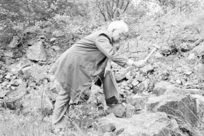 Louis Maubeuge Discovers Oil Reservoir Forcelles-saint-gorgo 1979 Old Photo 8